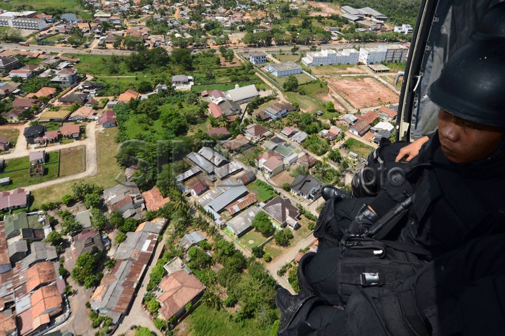 TNI AD Gelar Patroli...