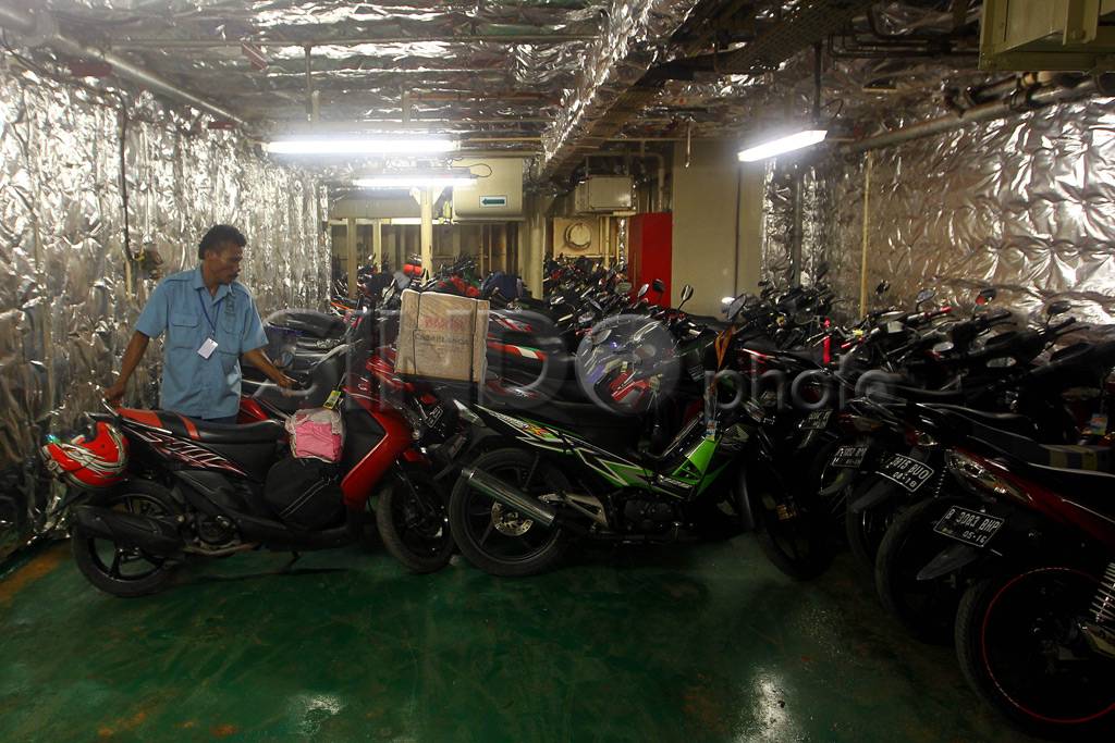 Ribuan Pemotor Mudik...