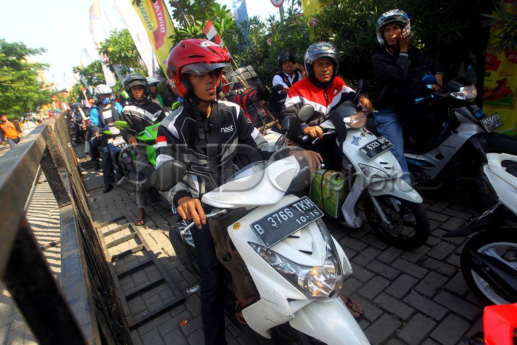 Ribuan Pemotor Mudik...