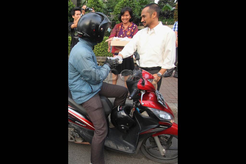 Abraham Samad Bagi Takjil...