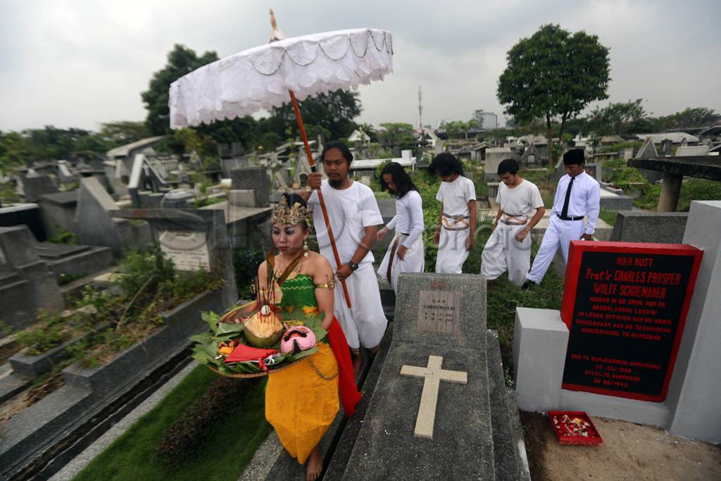 Pertunjukan Tari di...