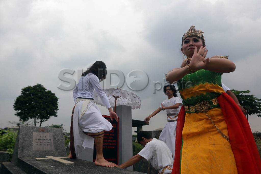 Pertunjukan Tari di...