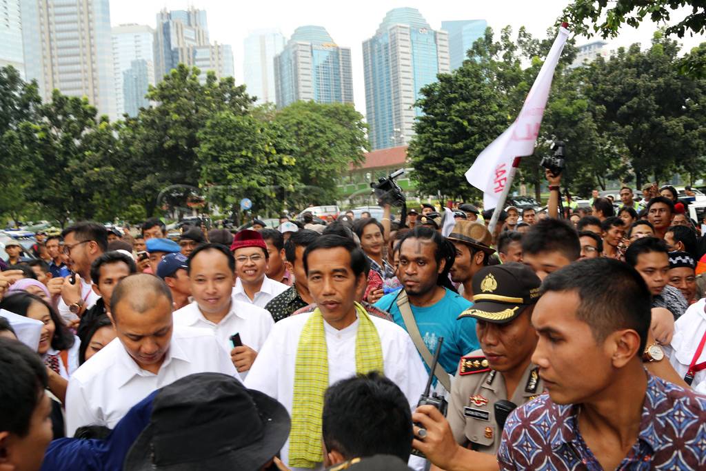 Lambaikan Salam Tiga...