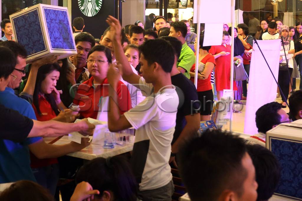 Midnight Sale bersama...