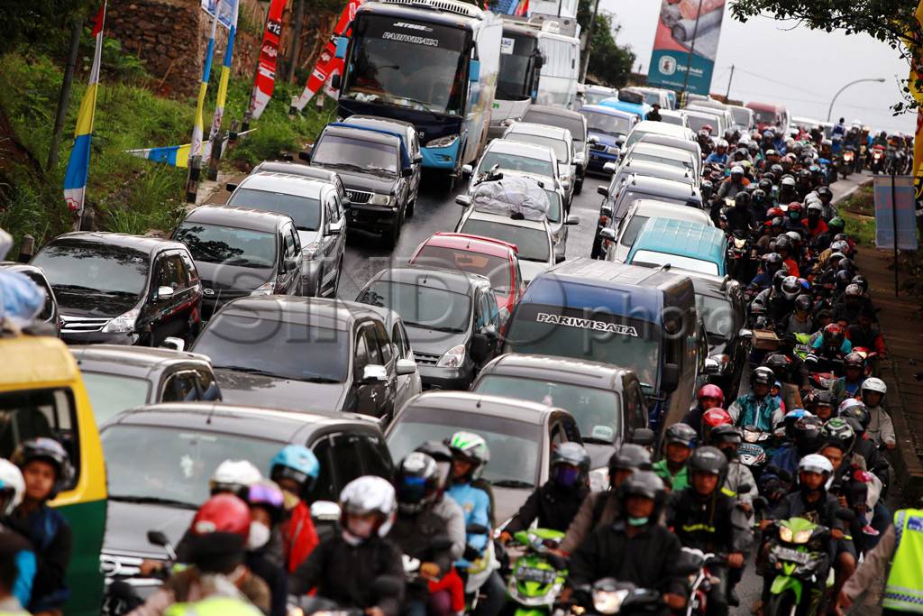 Kemacetan Mengular di...