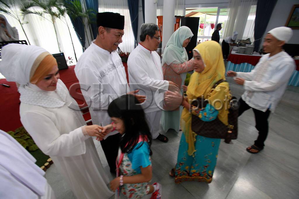Gubernur Jawa Barat...