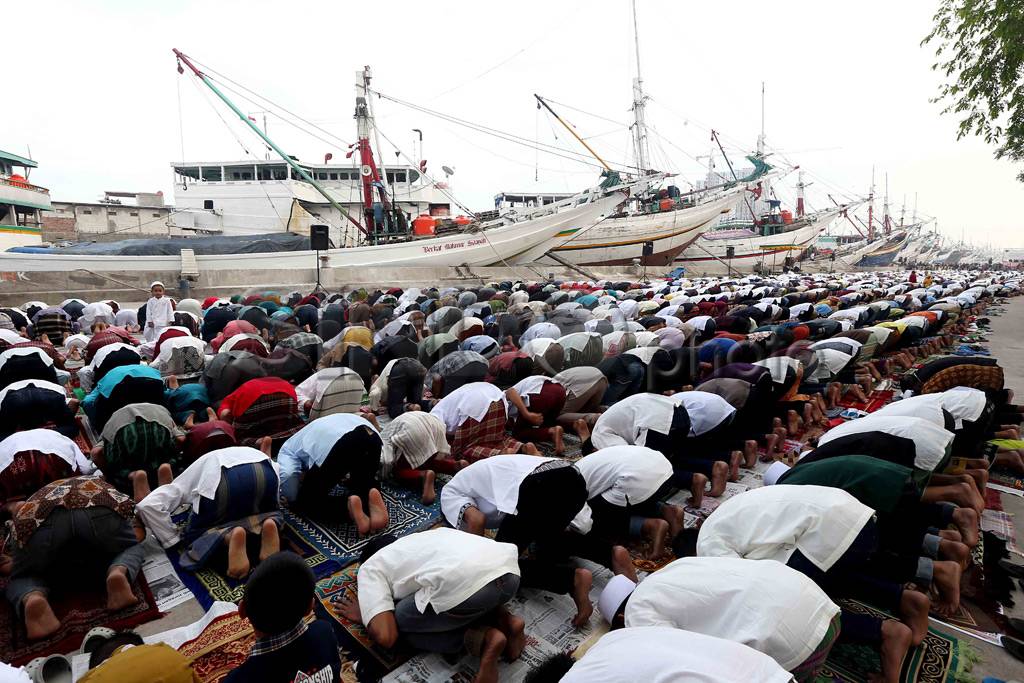 Ribuan Umat Muslim Laksanakan...