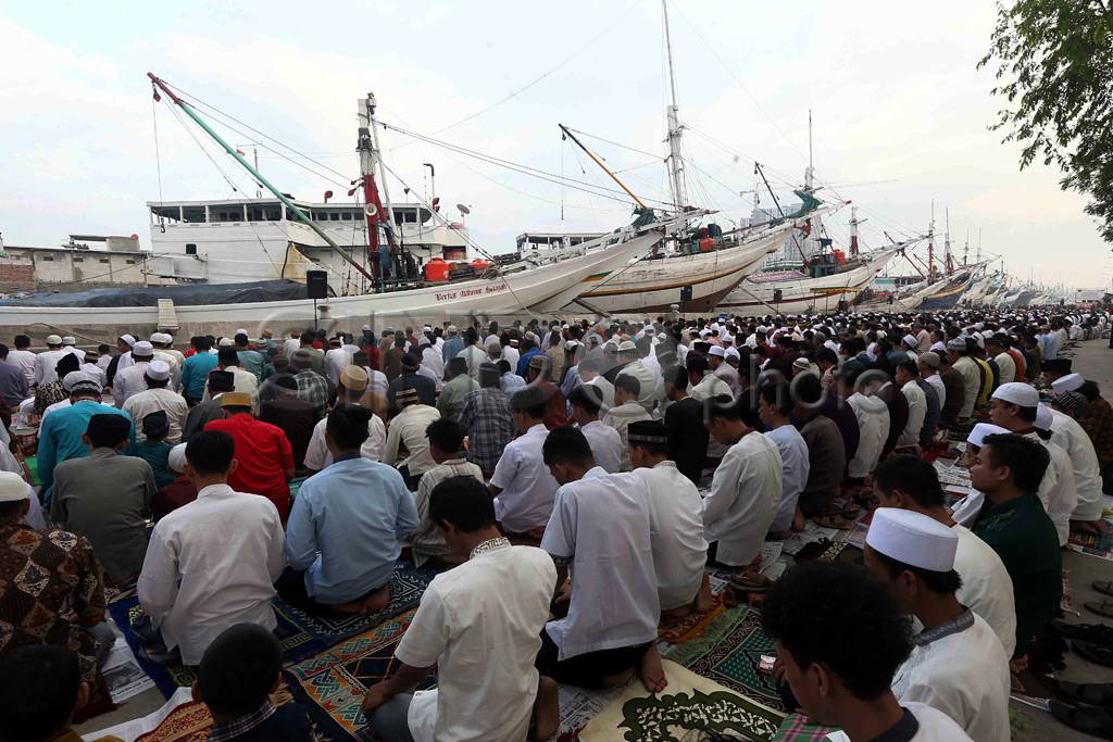 Ribuan Umat Muslim Laksanakan...