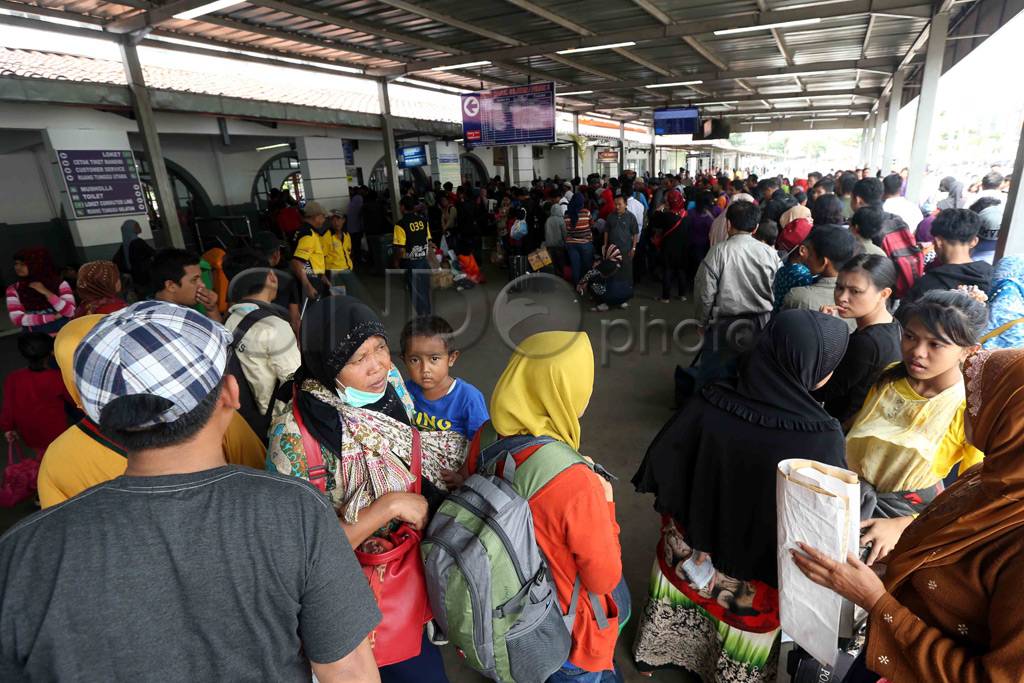 Stasiun Senen Masih...