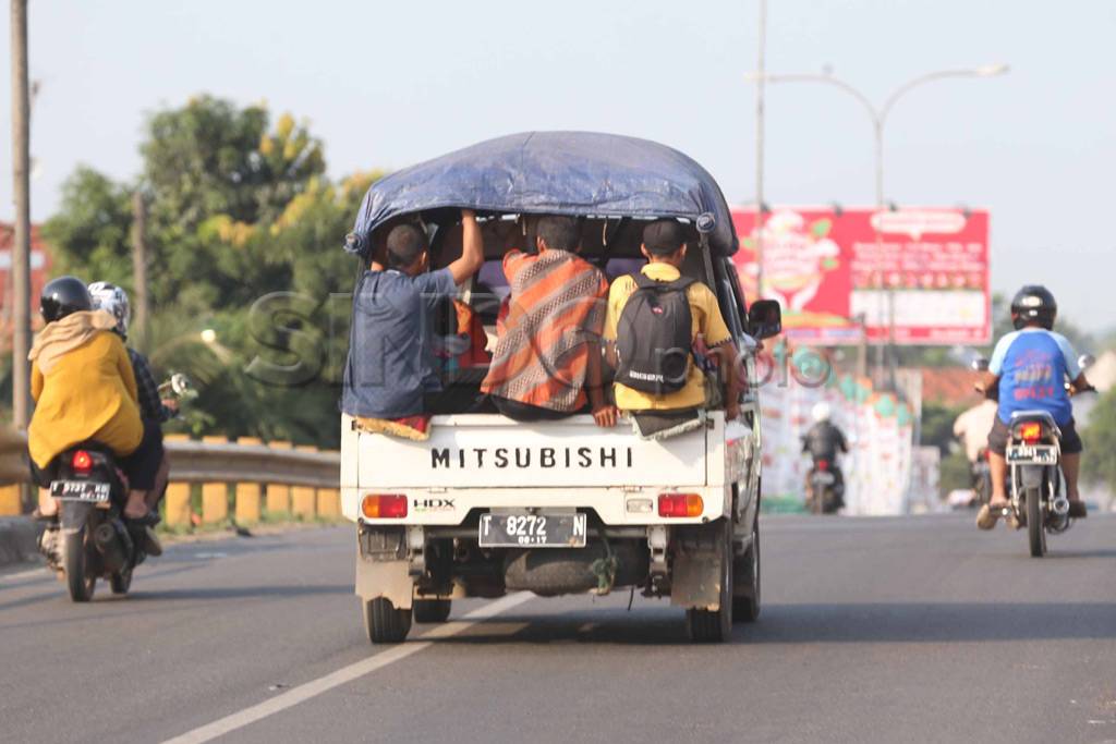 Arus Balik di Simpang...
