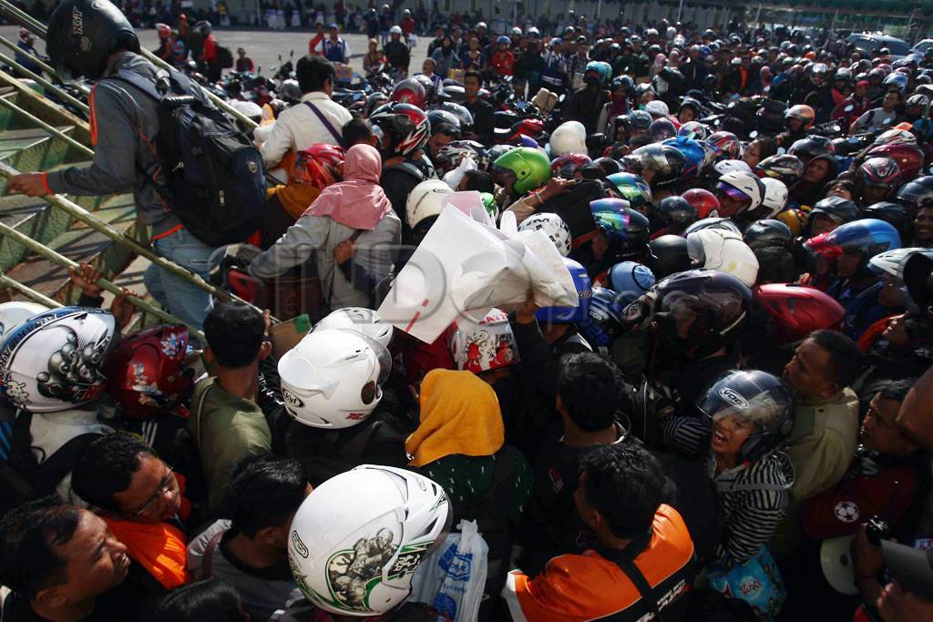 Pemudik Sepeda Motor...