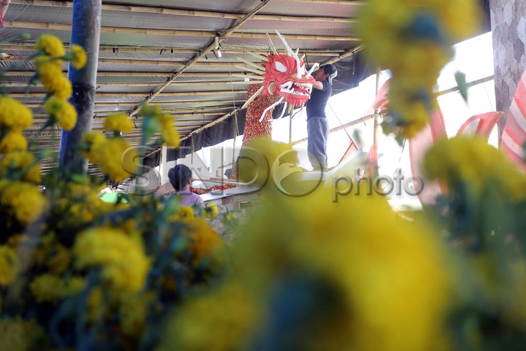 Persiapan Festival Bunga...