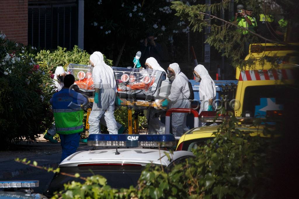 Penderita Ebola Asal...