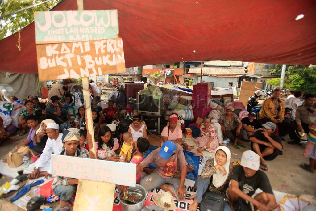 Pembongkaran Bangunan...