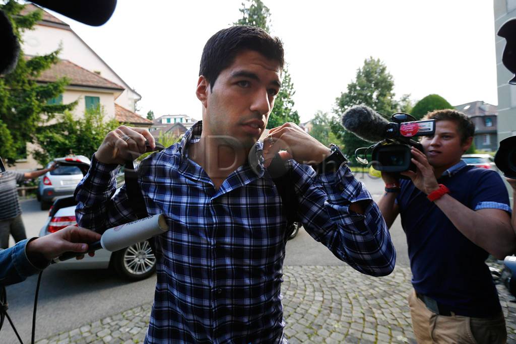 Luis Suarez Hadiri Sidang...