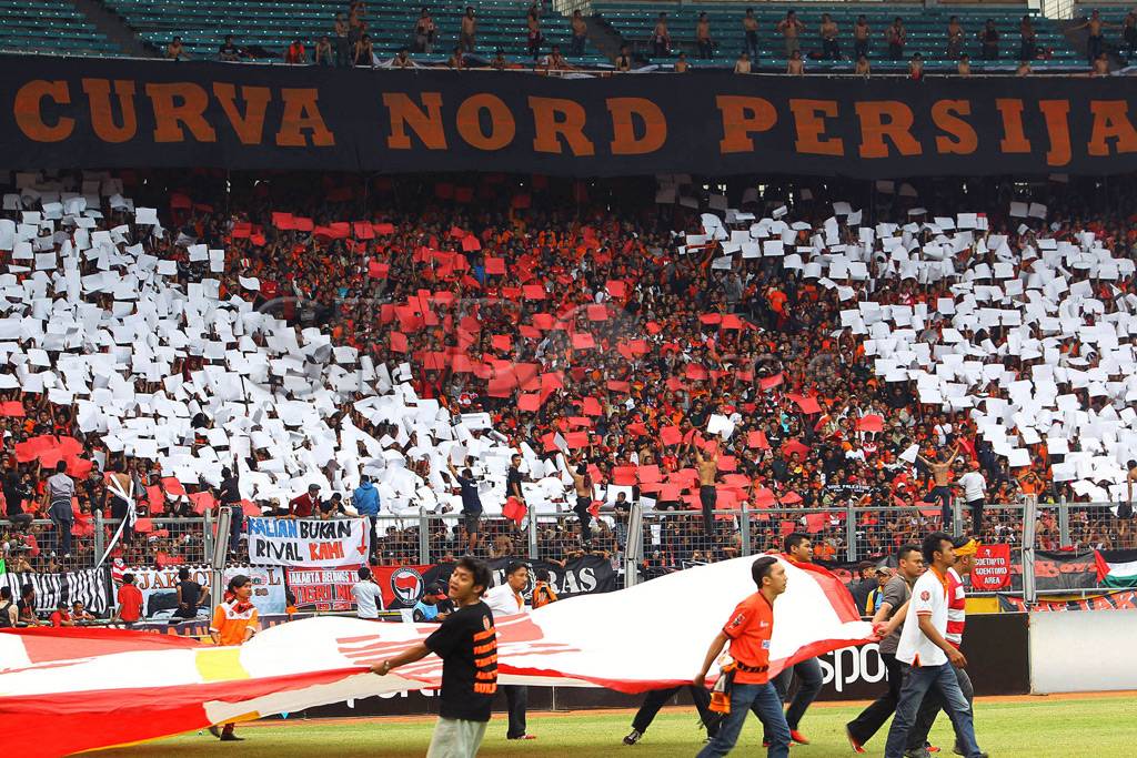Ribuan Suporter Persija...