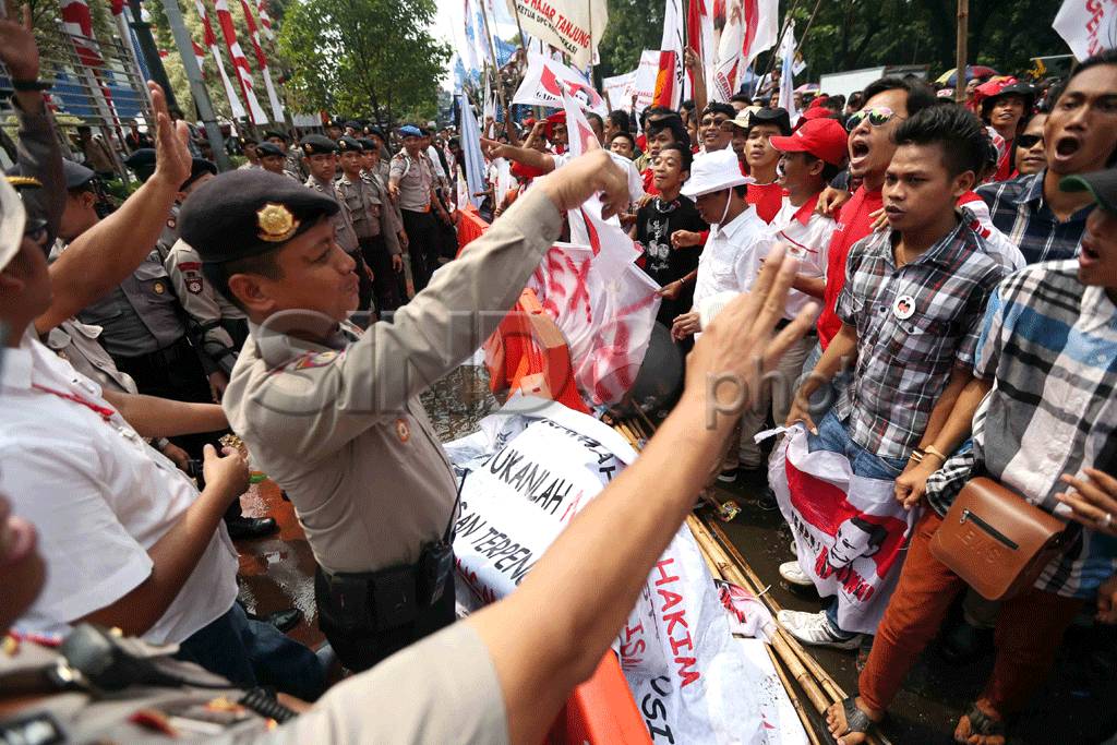 Ratusan Pendukung Prabowo-Hatta...