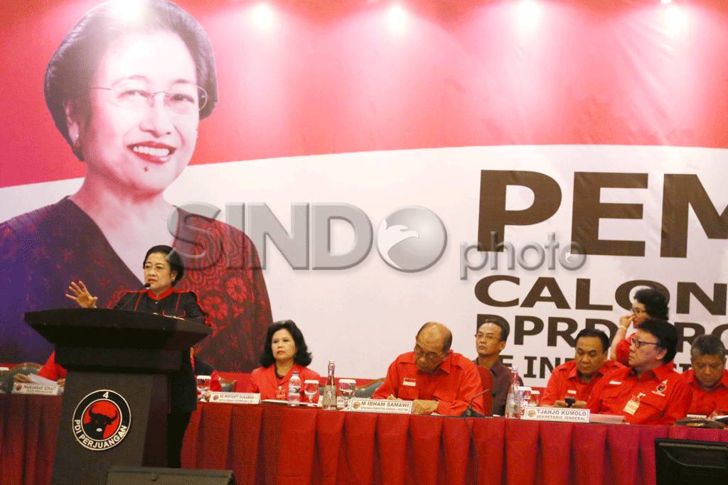 Megawati Beri Pembekalan...