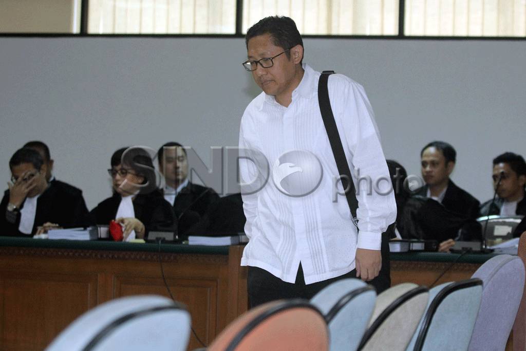 Anas Dengarkan Keterangan...