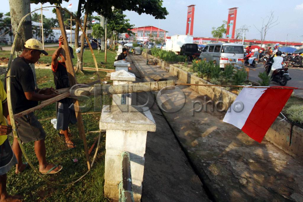 25 Pohon Pinang Berjajar...