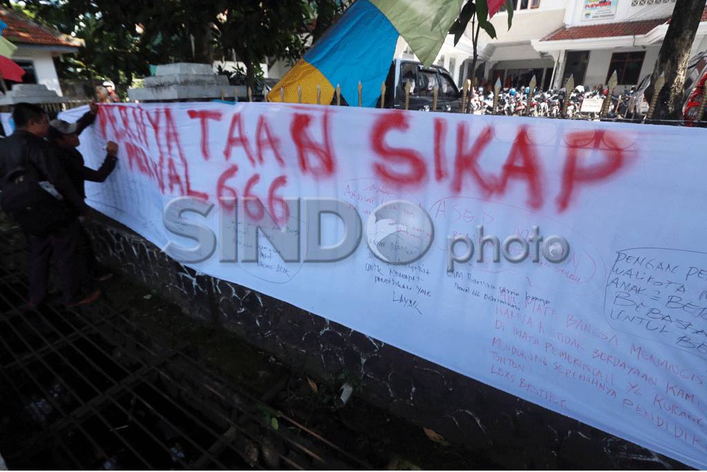 Kebijakan Walikota Bandung...