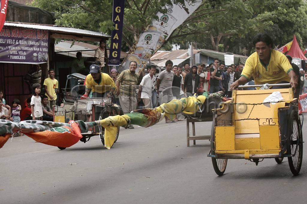 Serunya Drag Race Becak