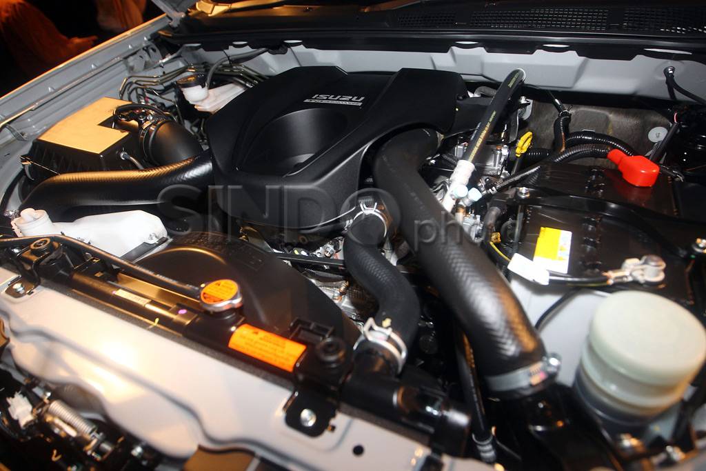 Isuzu MU-X, SUV Stylish...