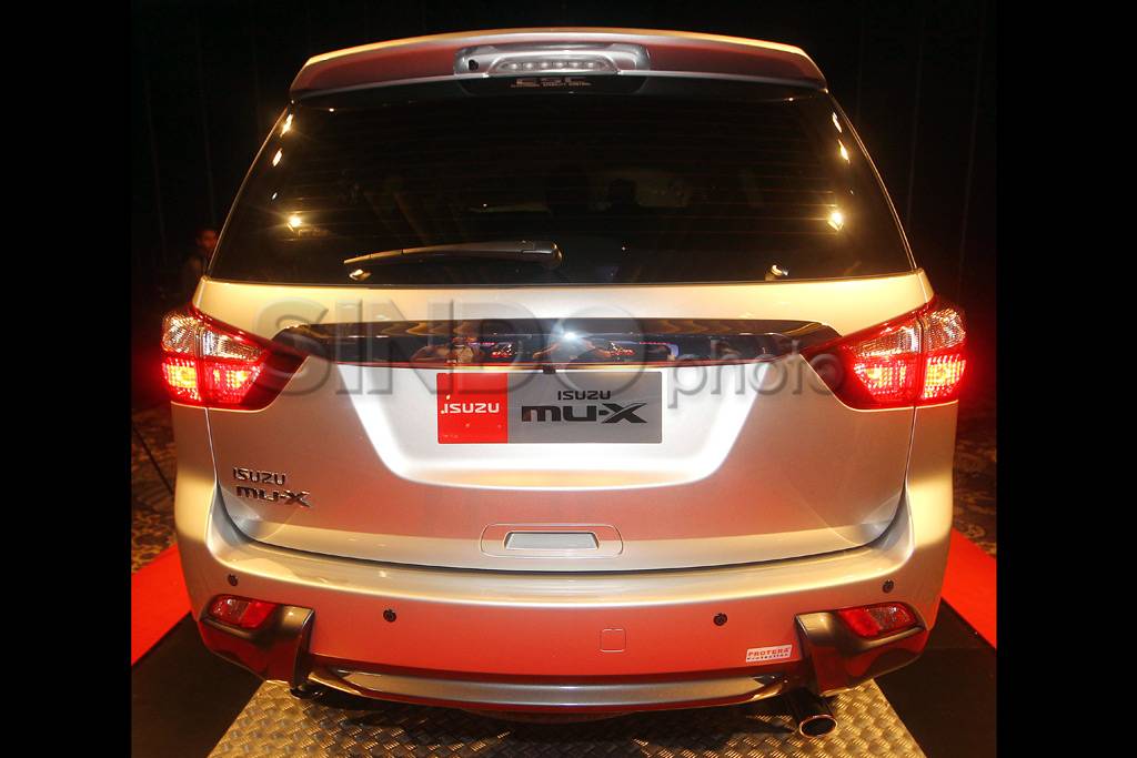 Isuzu MU-X, SUV Stylish...