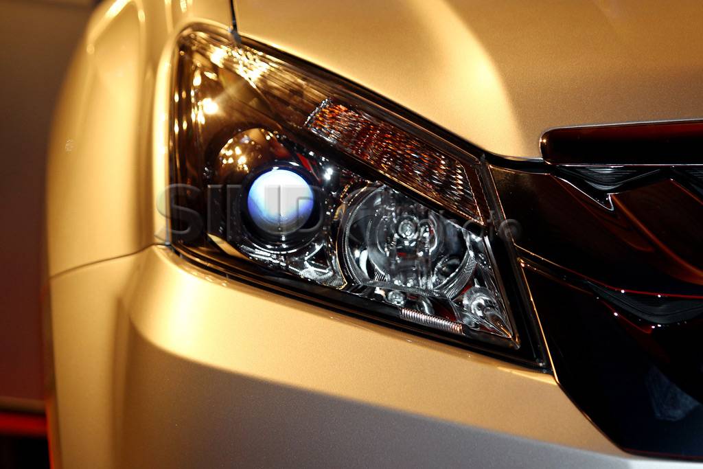 Isuzu MU-X, SUV Stylish...