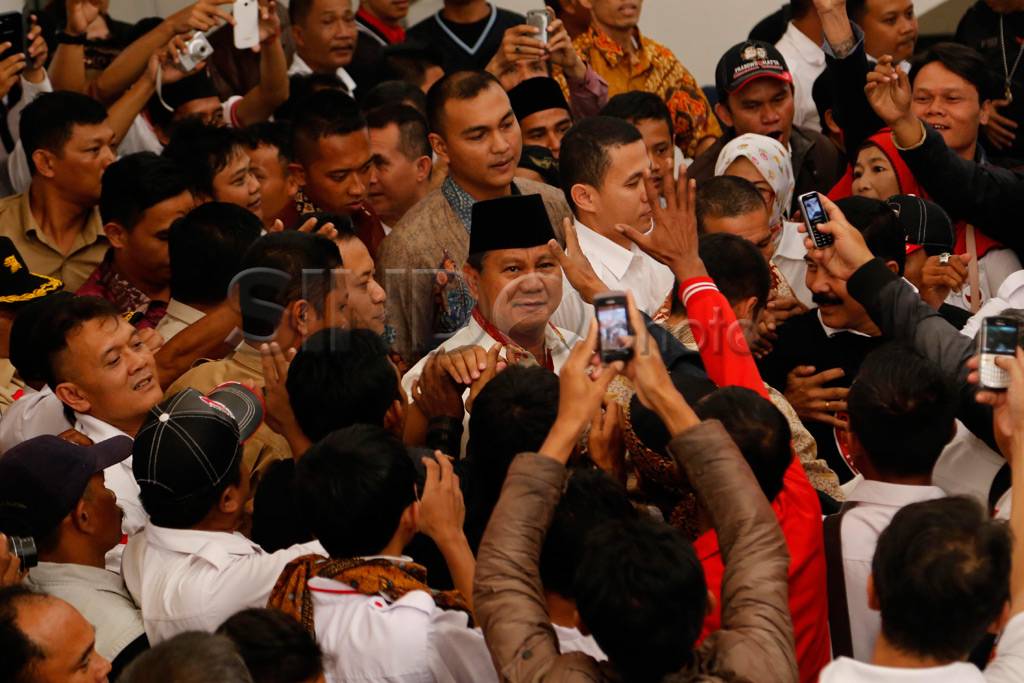 Prabowo Hadiri Silaturahmi...