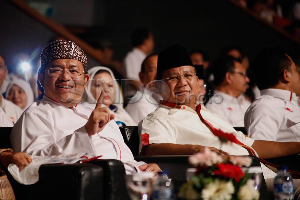 Prabowo Hadiri Silaturahmi...