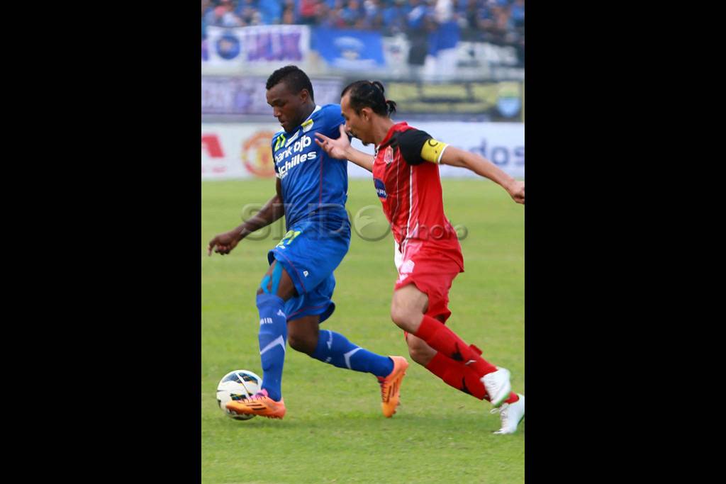 Persib Hancurkan Persijap...