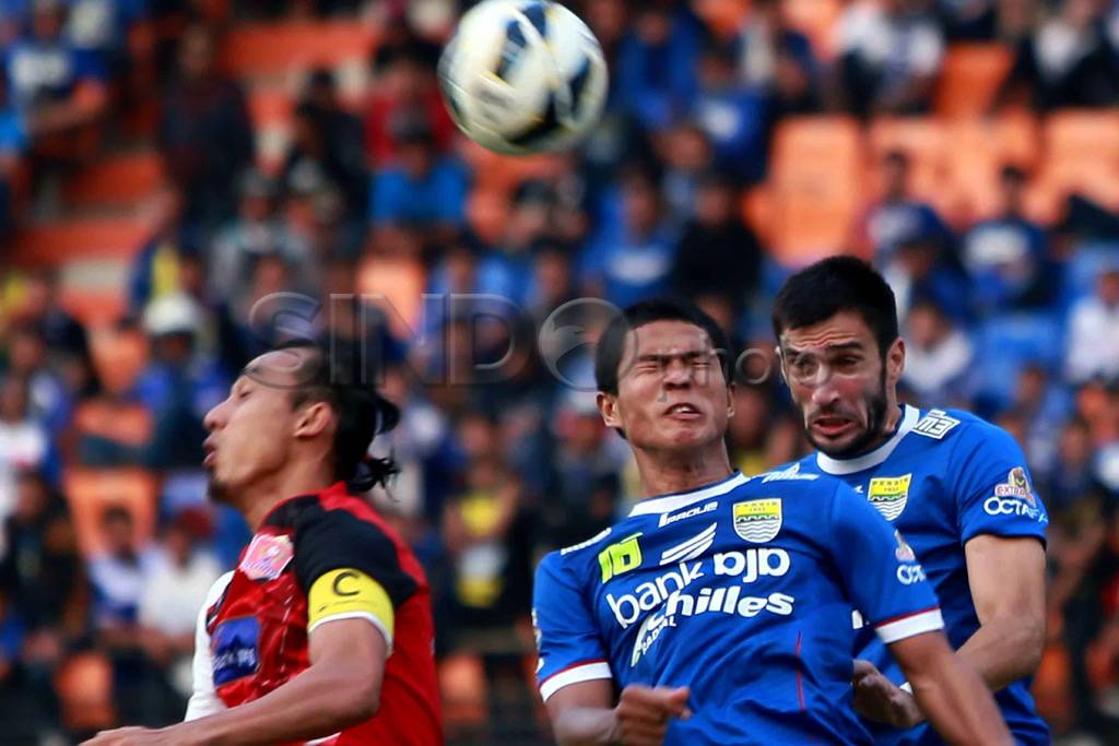 Persib Hancurkan Persijap...