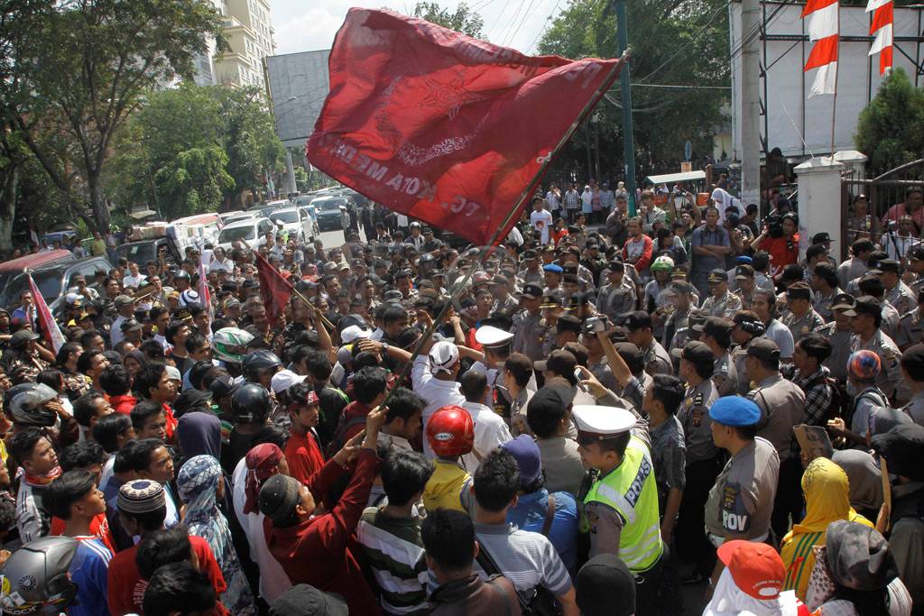 Demo Pendukung Prabowo-Hatta...