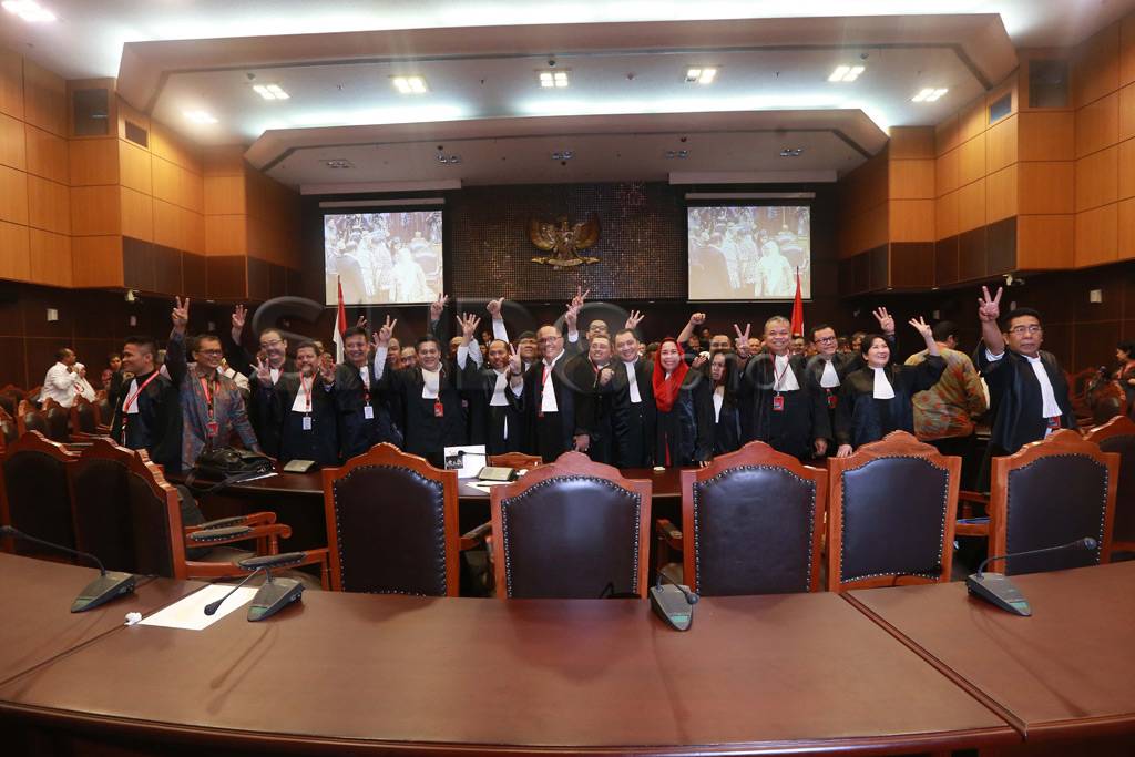 MK Tolak Gugatan Prabowo,...
