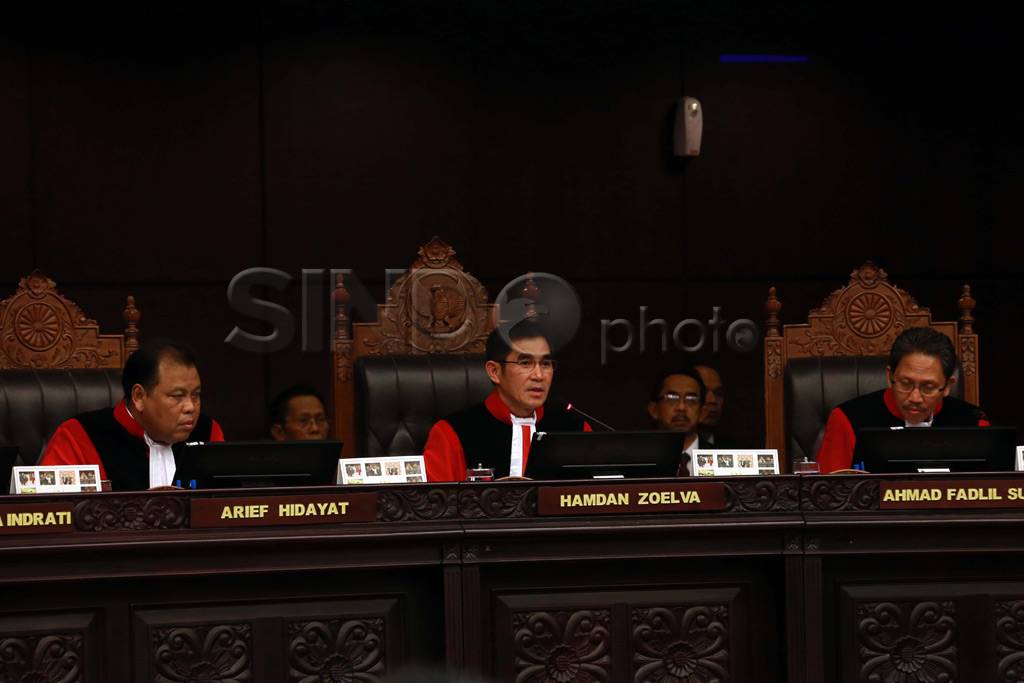 MK Tolak Gugatan Prabowo,...