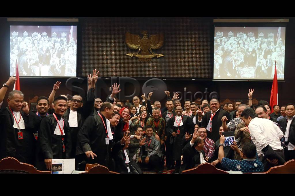 MK Tolak Gugatan Prabowo,...