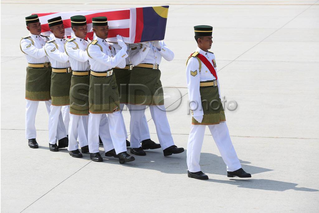 20 Jenazah Korban MH-17...
