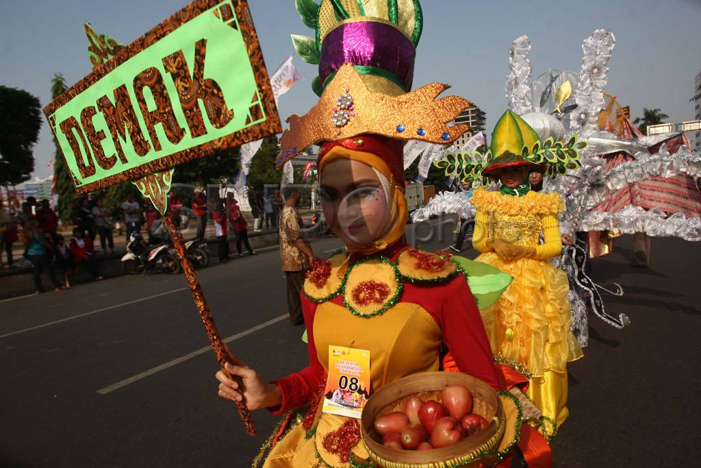 Pawai Hari jadi ke-64...