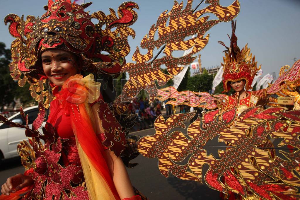 Pawai Hari jadi ke-64...