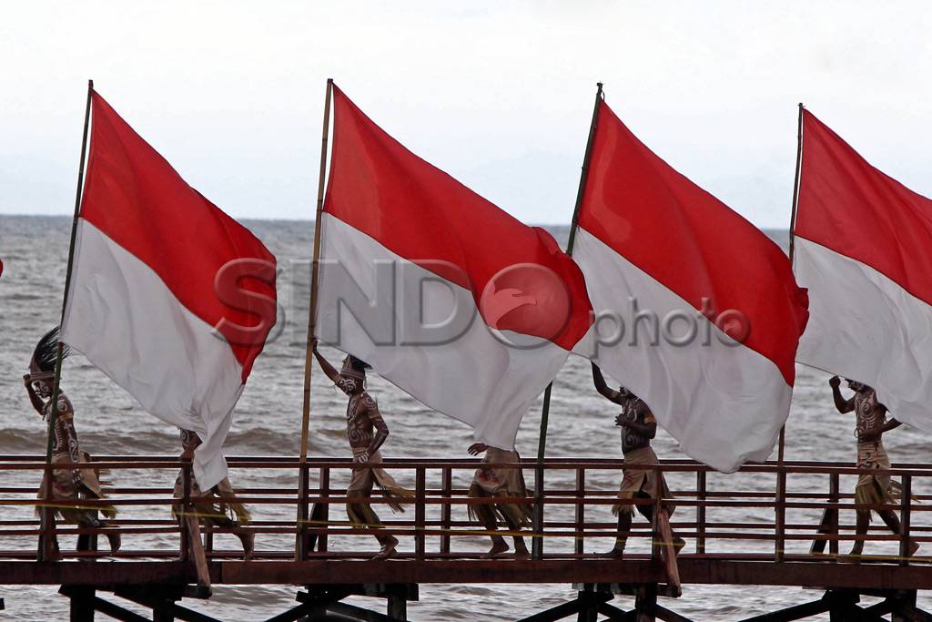 Penari Tradisional Meriahkan...