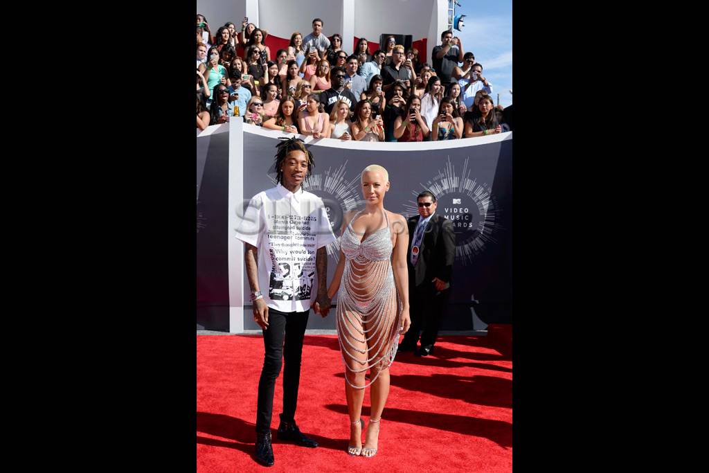 Busana Seksi Amber Rose...