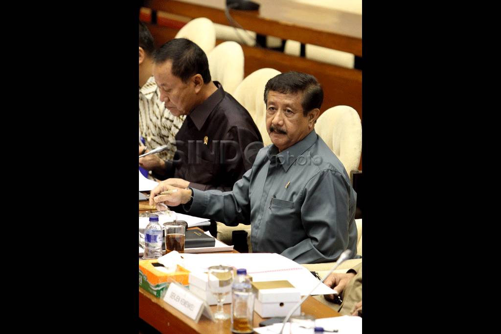 Timwas Bahas Pengembalian...