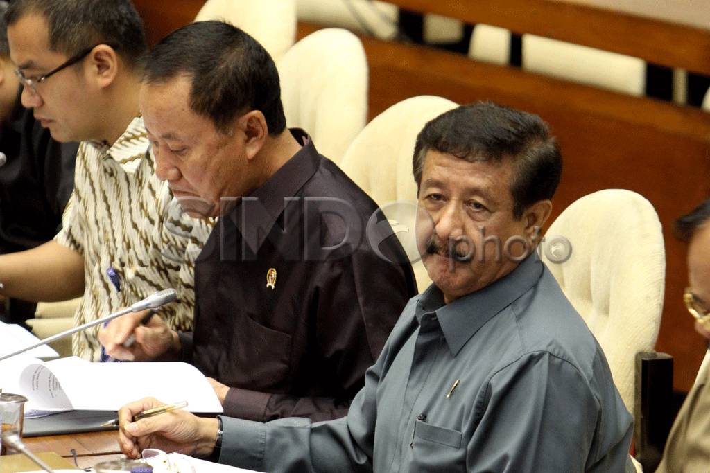 Timwas Bahas Pengembalian...
