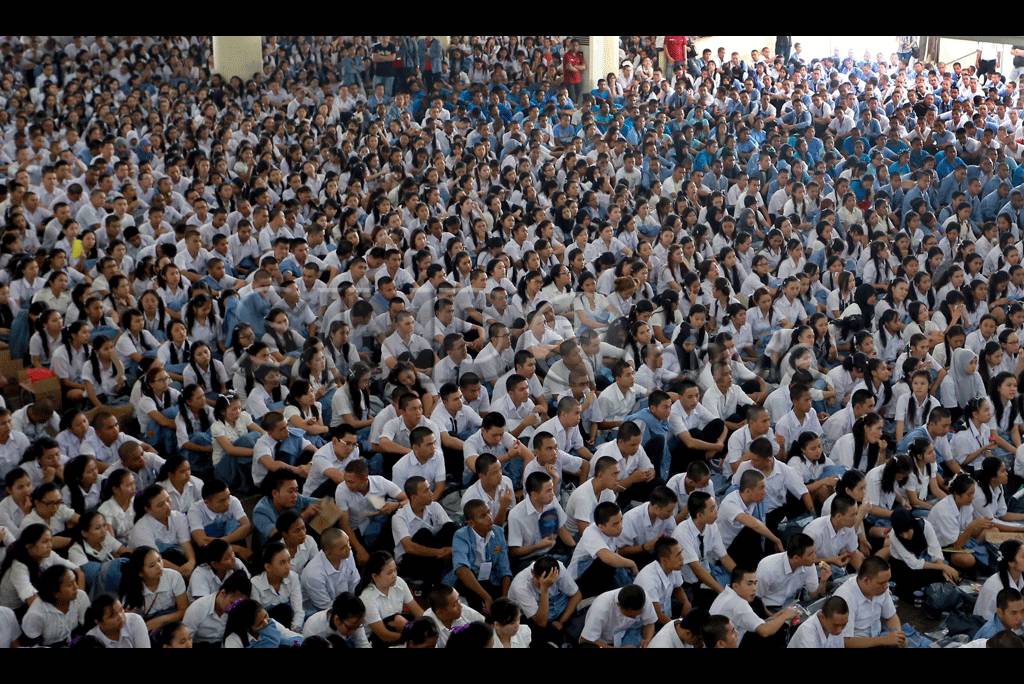 Ribuan Mahasiswa Baru...