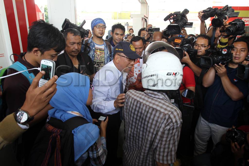Pantau Pasokan BBM,...