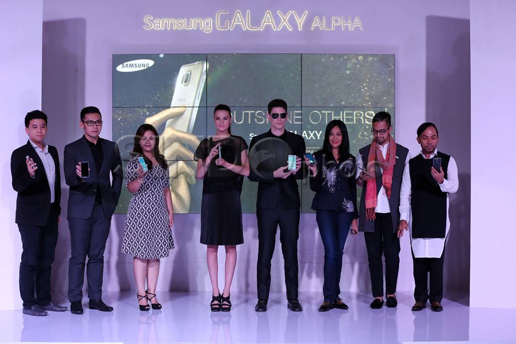 Samsung Galaxy Alpha...