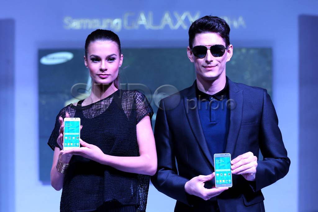 Samsung Galaxy Alpha...