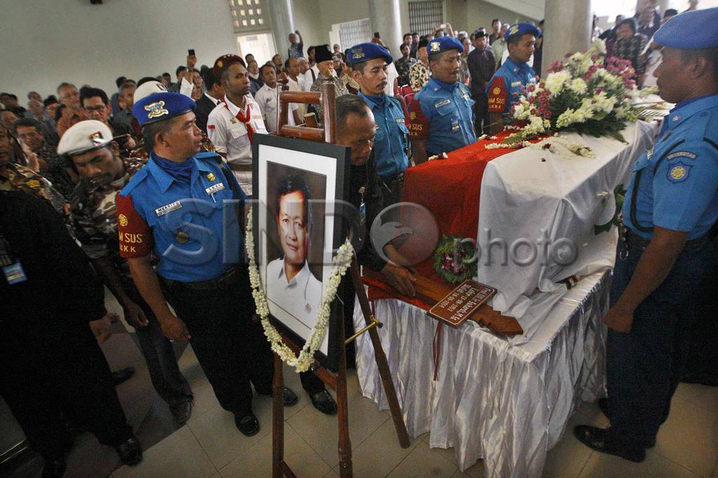 Jenazah Suhardi Disemayamkan...