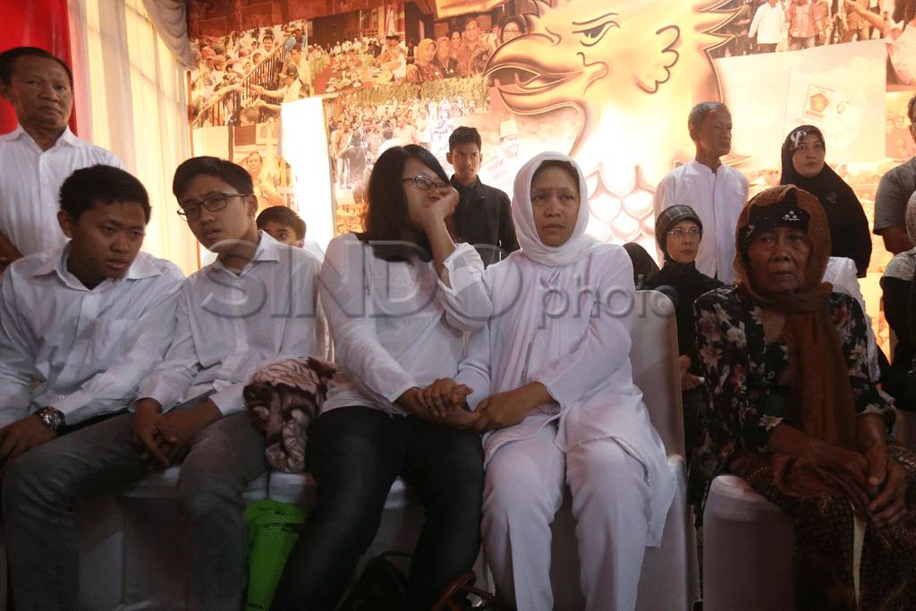 Prabowo Lepas Jenazah...